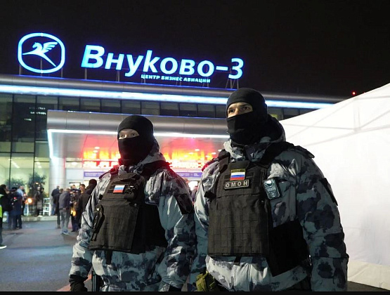 Безопасность во время прибытия Благодатного огня в Москву обеспечили сотрудники Росгвардии 